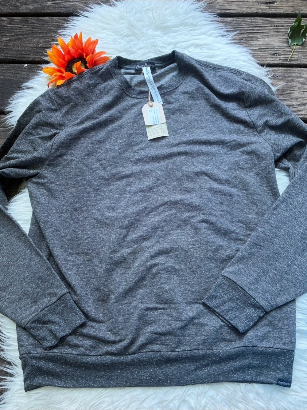 NWT hemp momma men’s crew sweater small